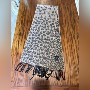 C by Bloomingdale's 100% Cashmere Long (61 in) Tan/Black Leopard Scarf O/S Soft